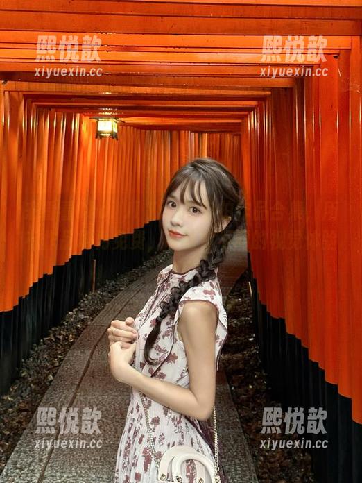 Choi Ji Yun 来看看Choi Ji Yun的自拍作品合集,所有作品均为免费,带给你不同的视觉体验!